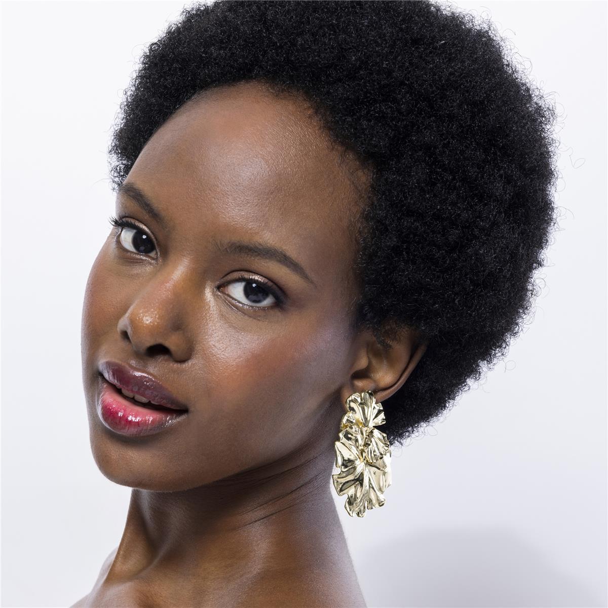 Pendientes Lux by Lux acabadoss en oro amarillo 18K