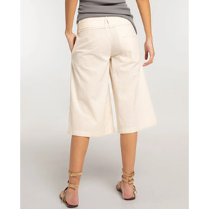 Pantalón recto tipo bermudas culotte con cinturón de mujer