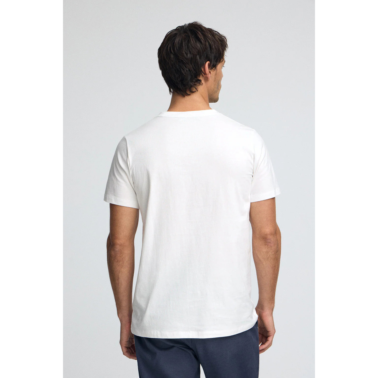 Camiseta blanca con cuello redondo y bordado Rigby Go