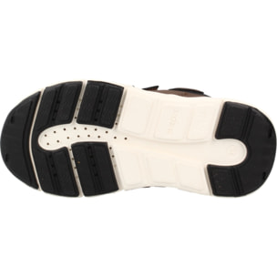 Zapatillas Niño de la marca GEOX  modelo B666GA 0MEBC B FLEXYPER MARRON
