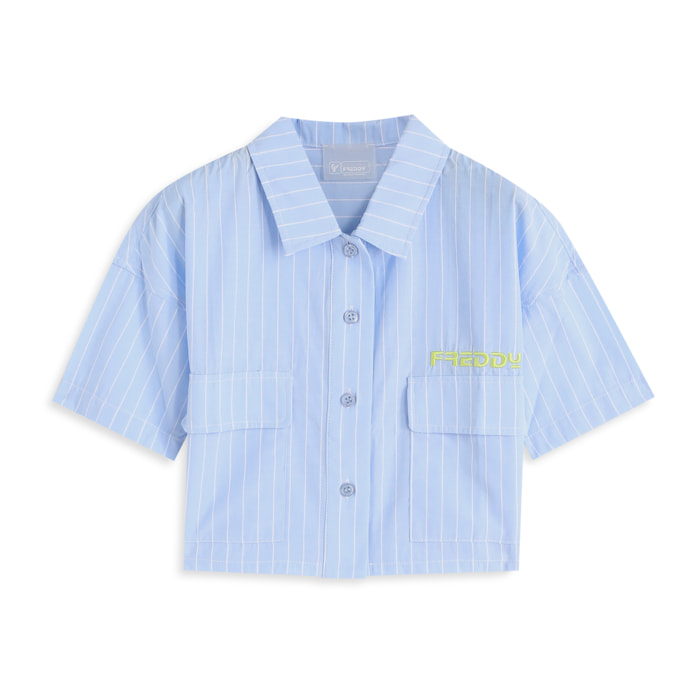 Camicia cropped a righe con maniche ampie