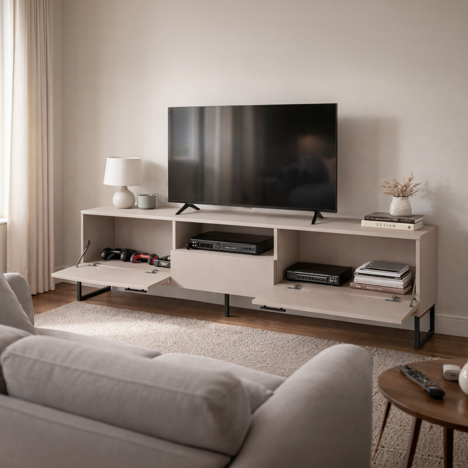 Mobile Porta TV Con 2 Ante A Ribalta 1 Cassetto E Vano a Giorno Design Moderno Piedini Slanciati Stile Nordico Industriale 179 x 60 x 40 Cm Cashmere