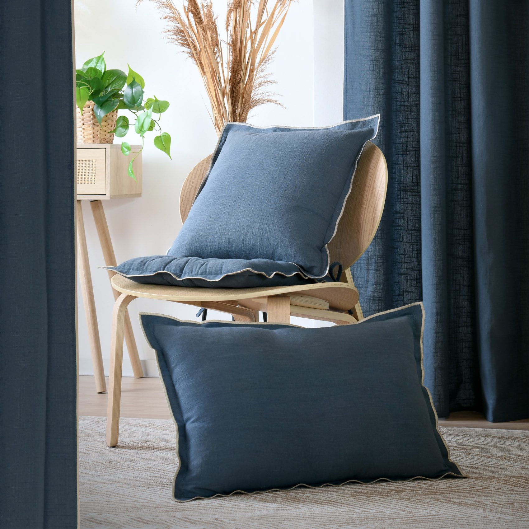 Coussin coton volant plat feston noir - Bleu