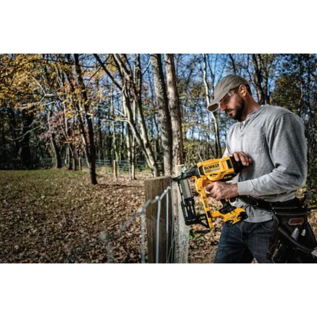 Agrafeuse pour clôture DEWALT XR 18V 5Ah Li-Ion Brushless avec 2 batteries et 1 chargeur - DCFS950P2-QW - En coffret