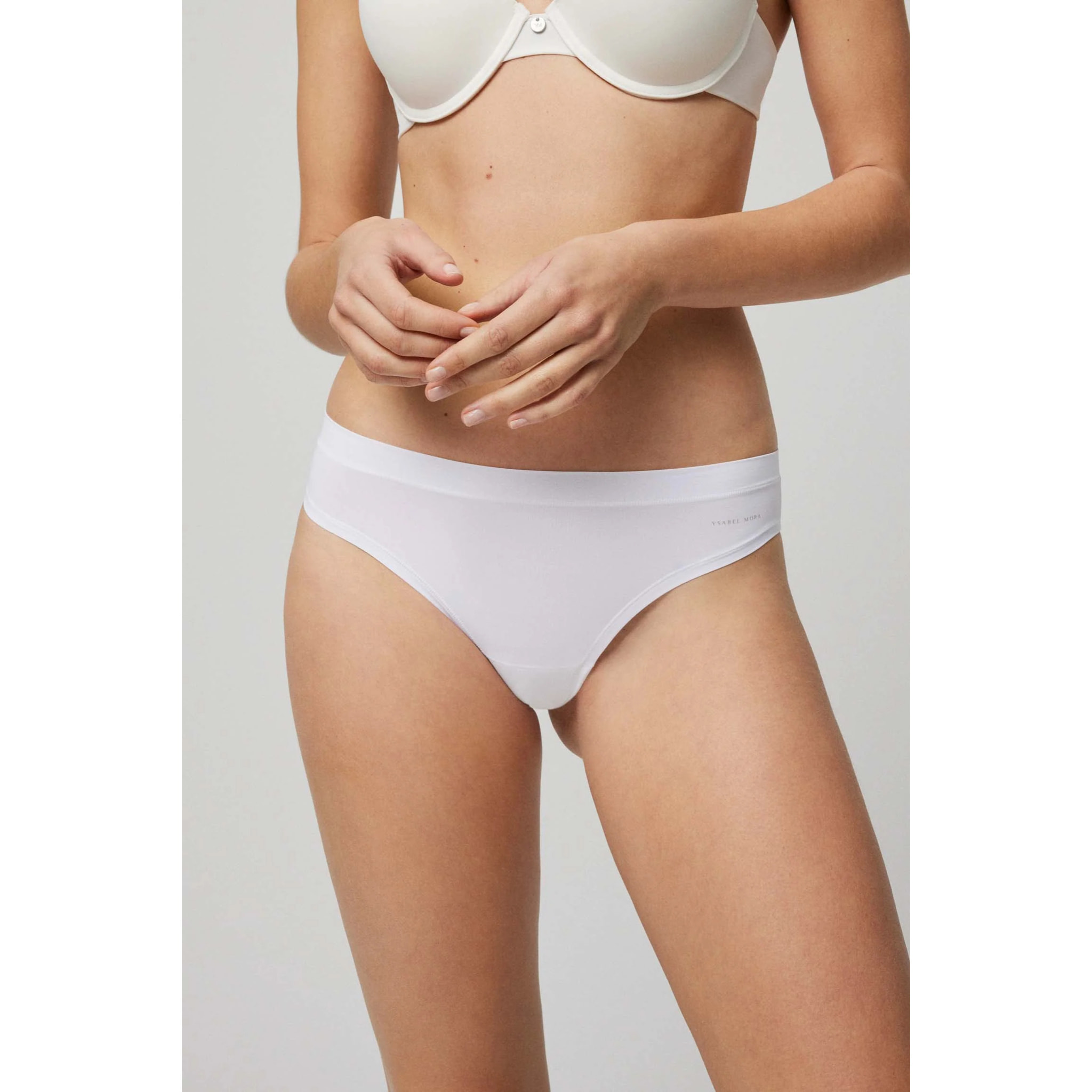 Mutandina Mini Adapt con finiture bianche invisibili