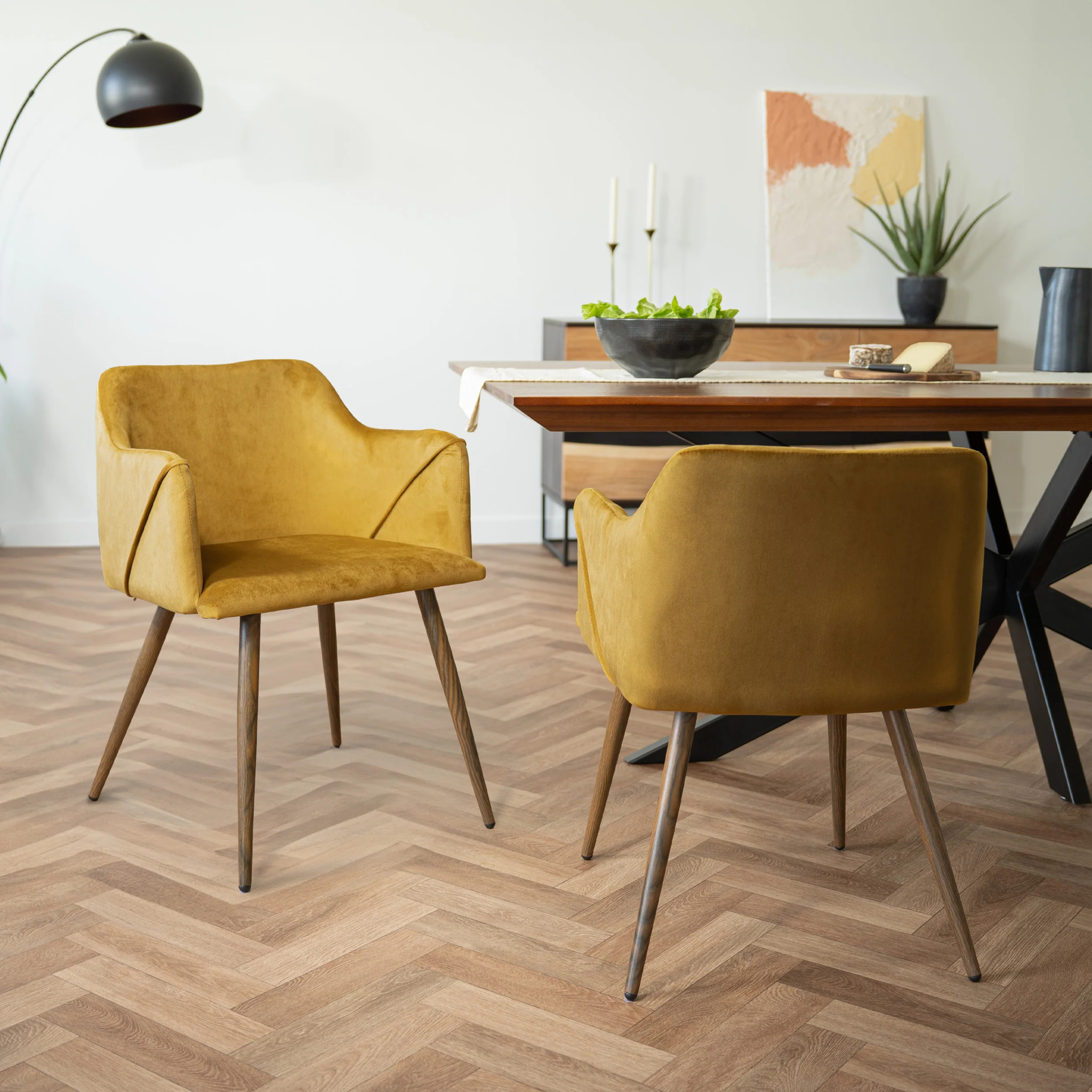 Lot de 2 chaises avec accoudoirs en velours jaune moutarde - Daisy