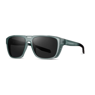 Gafas PALOALTO modelo WINGFOIL en color Montura azul mate transparente con lentes polarizadas ahumadas.