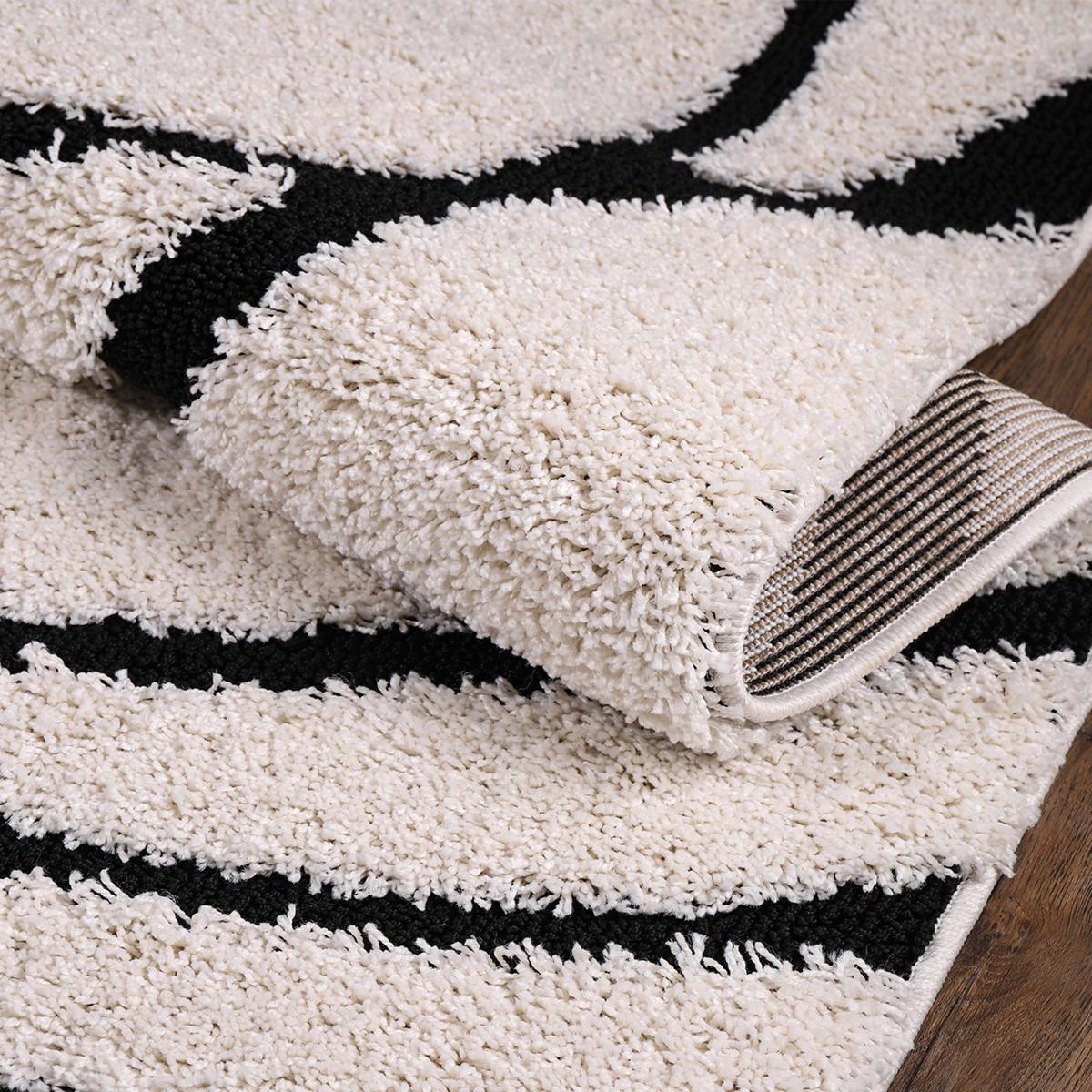 Tapis shaggy tissé motif géométrique DASO