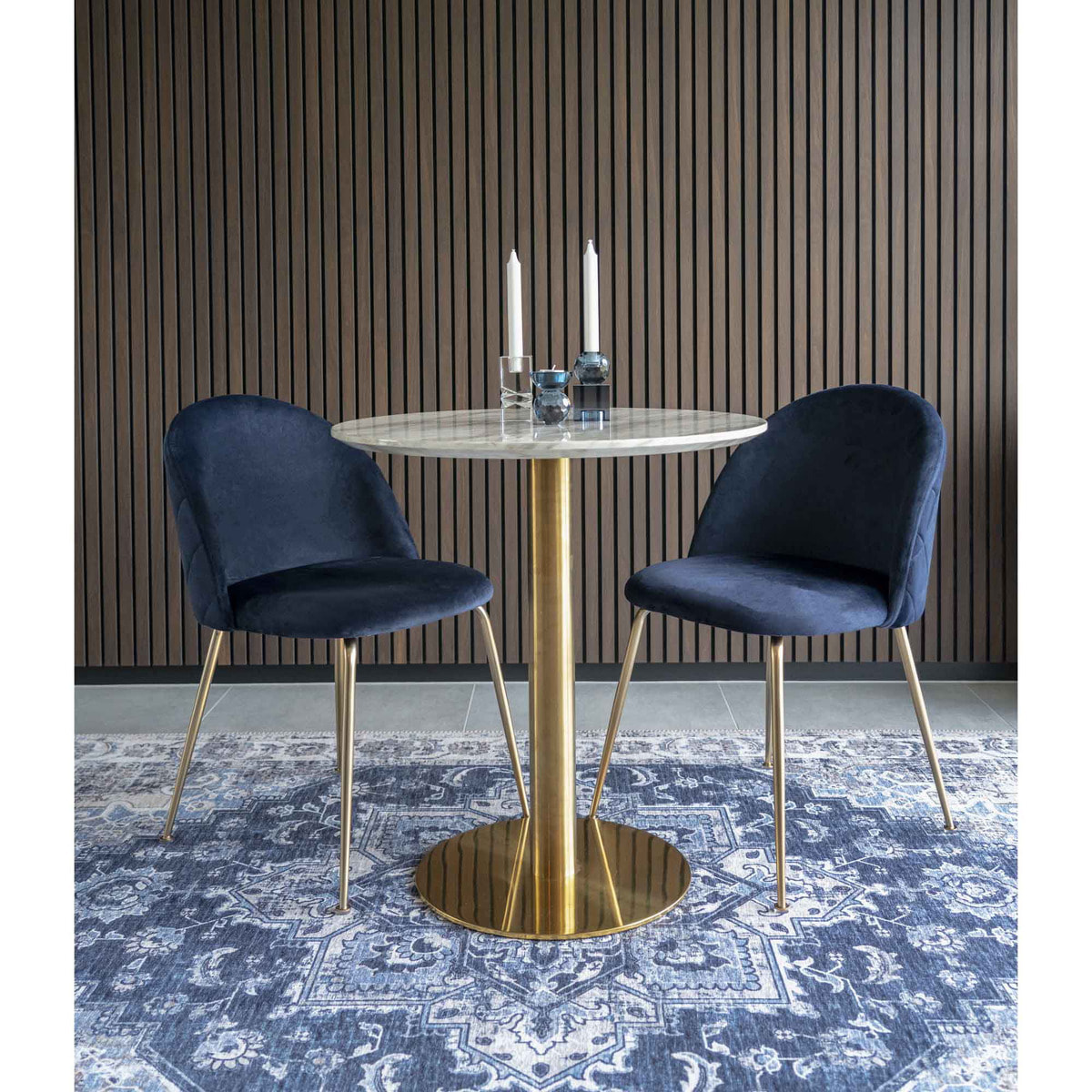 Tavolo da pranzo Bolzano con piano effetto marmo e base ottone, ø70×75 cm