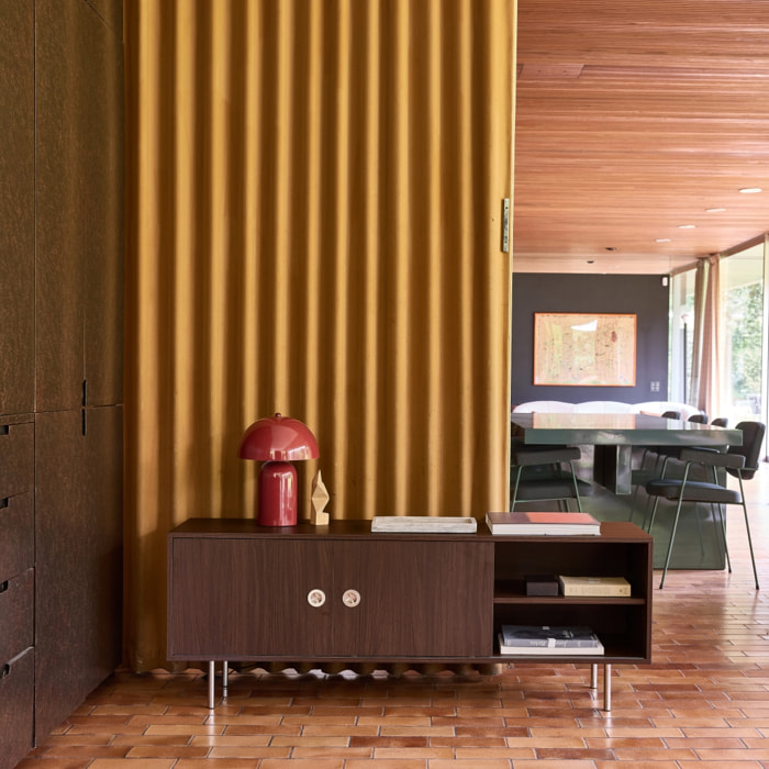 Meuble TV vintage décor bois et acier inoxydable 2 portes 140cm SHELBY