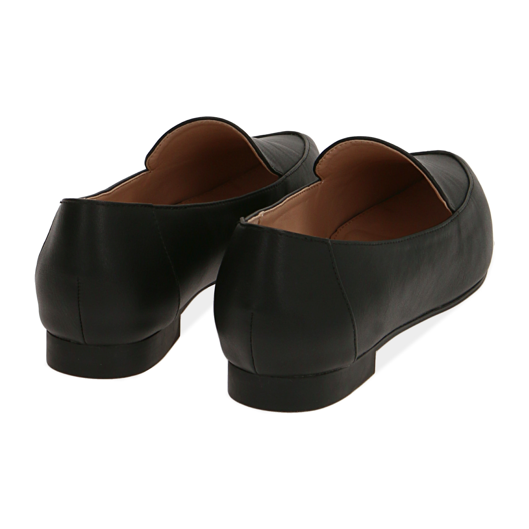 Mocasines negros de punta