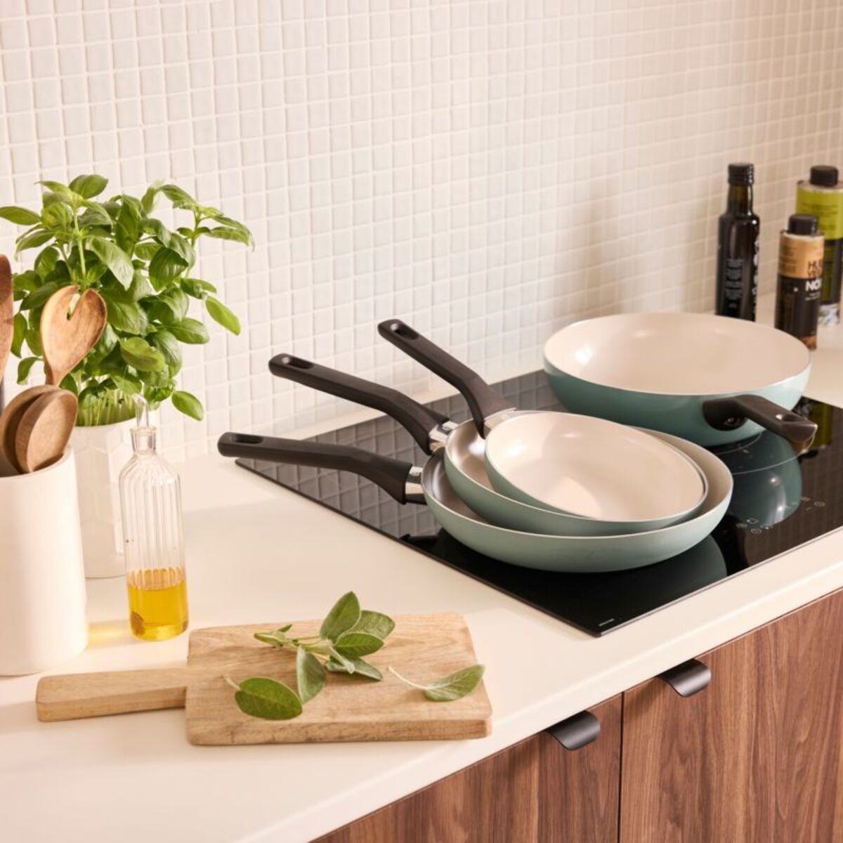 Wok ESSENTIELB Céramique 28cm vert