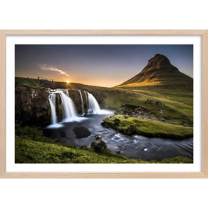 Affiche paysage cascade o - kirkjufell islande Affiche + cadre en bois - Chêne