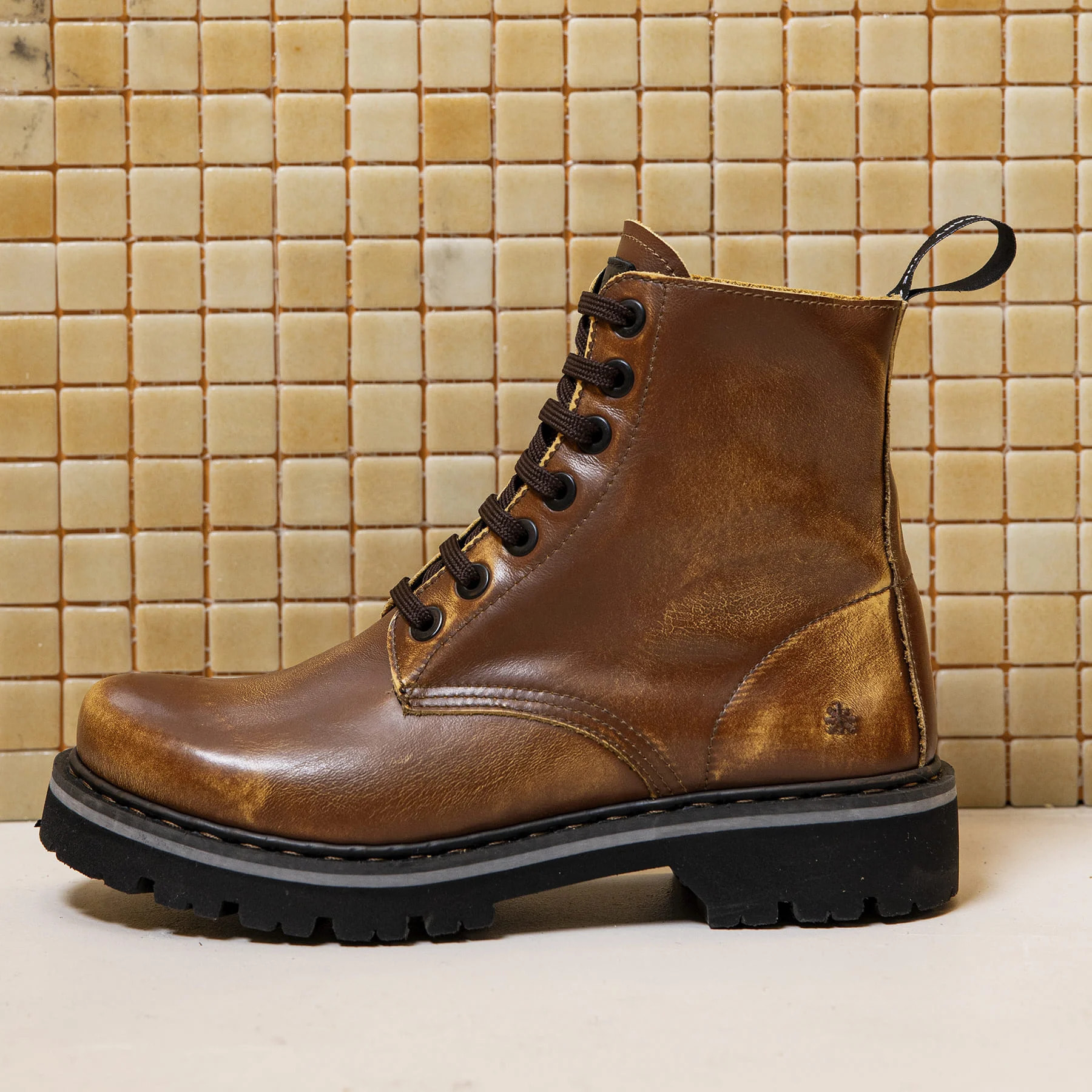 Botines 1166 NAPPA SHINNY BURDEOS / MARINA color Burdeos