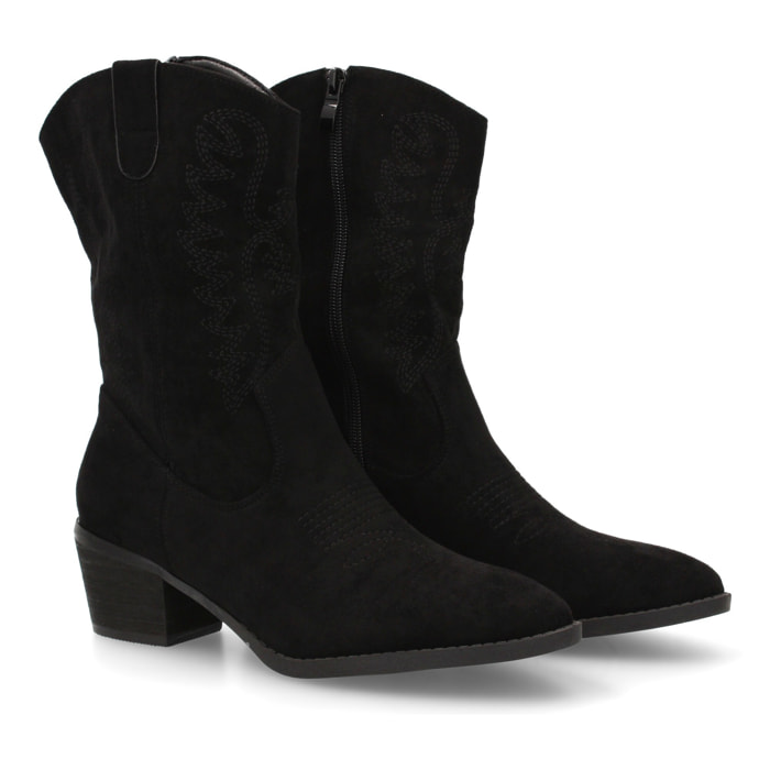 Botín cowboy mujer con bordados en la caña