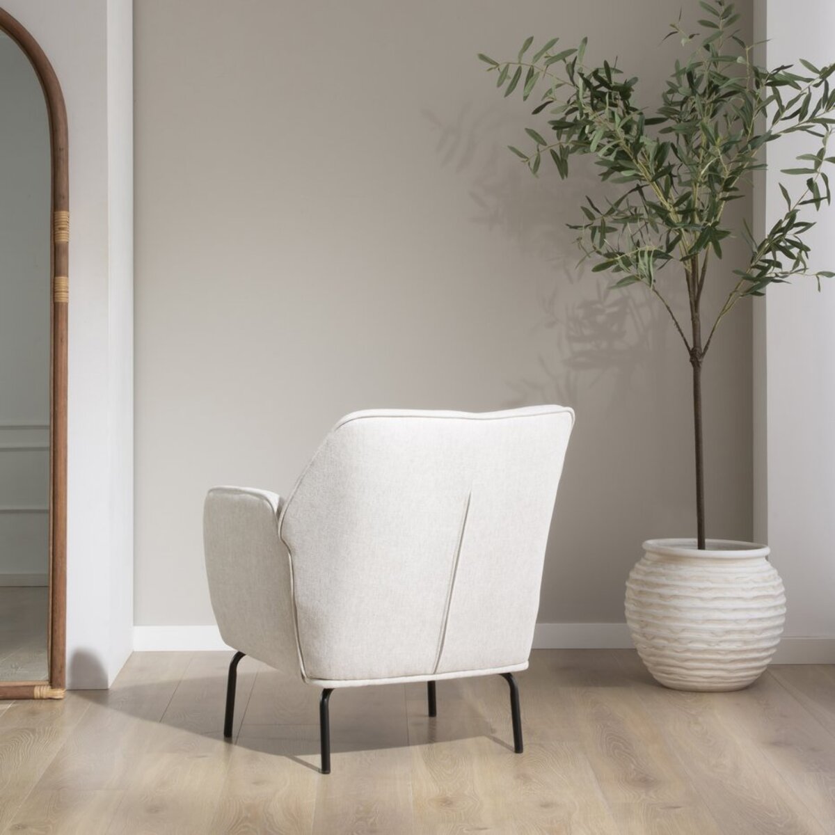 Fauteuil Gali -siège en contreplaqué, mousse et tissu-couleur beige 76 x 76 x 69 cm