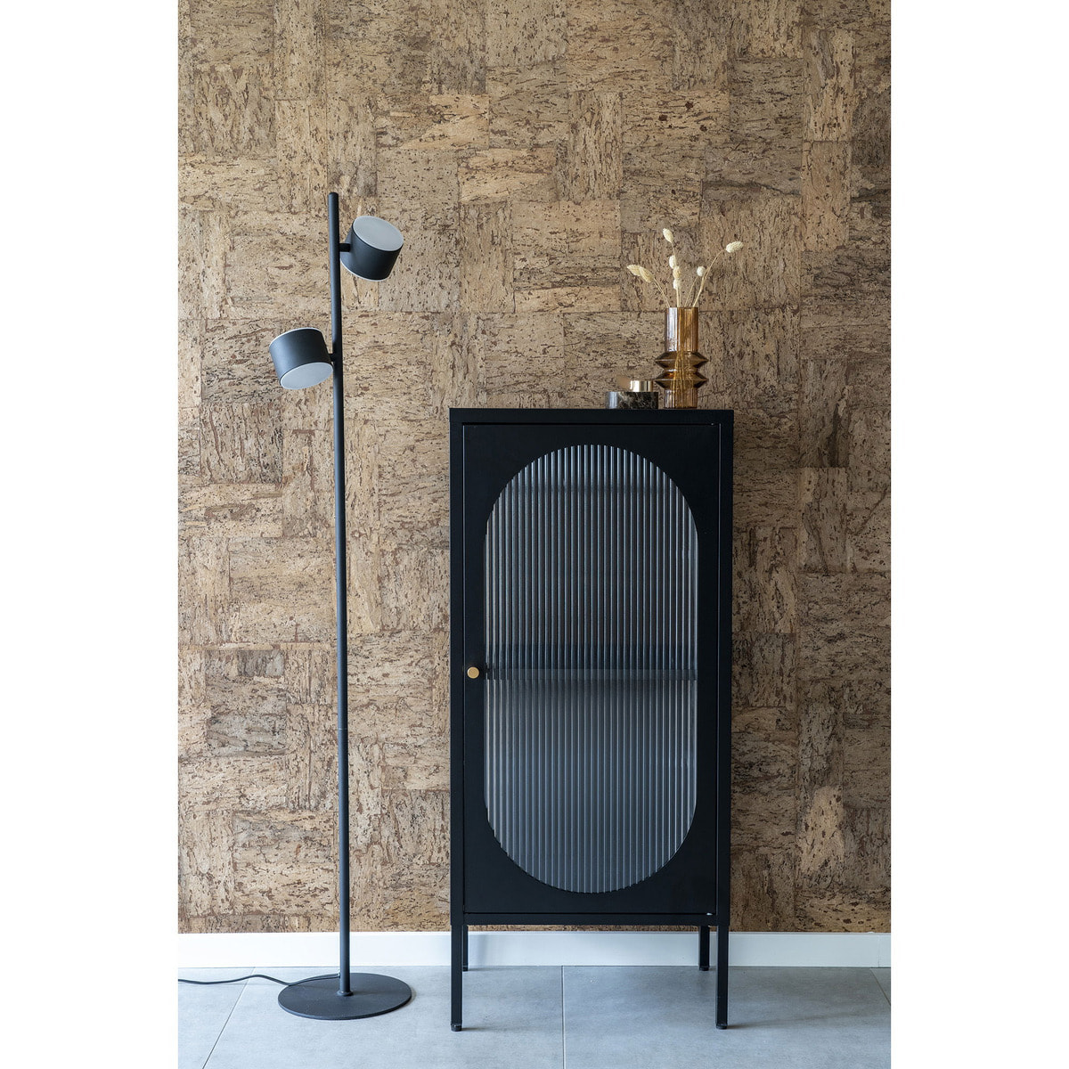 Adelaide Vetrina in Acciaio Nero con Porta in Vetro Rigato