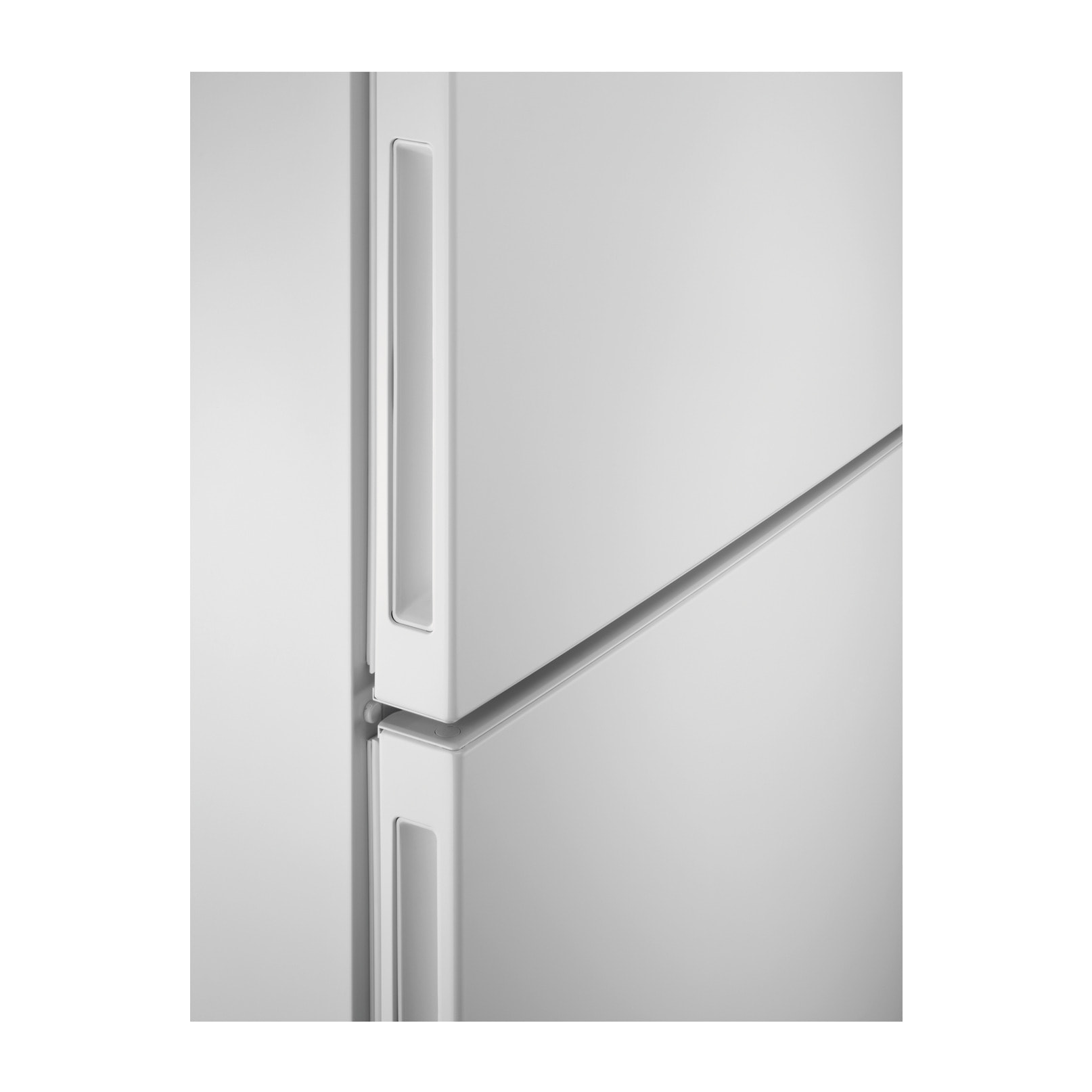 AEG Frigorífico combi de libre instalación Serie 6000 TwinTech® Total No Frost de 186 cm RCB632E9MW