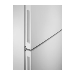 AEG Frigorífico combi de libre instalación Serie 6000 TwinTech® Total No Frost de 186 cm RCB632E9MW