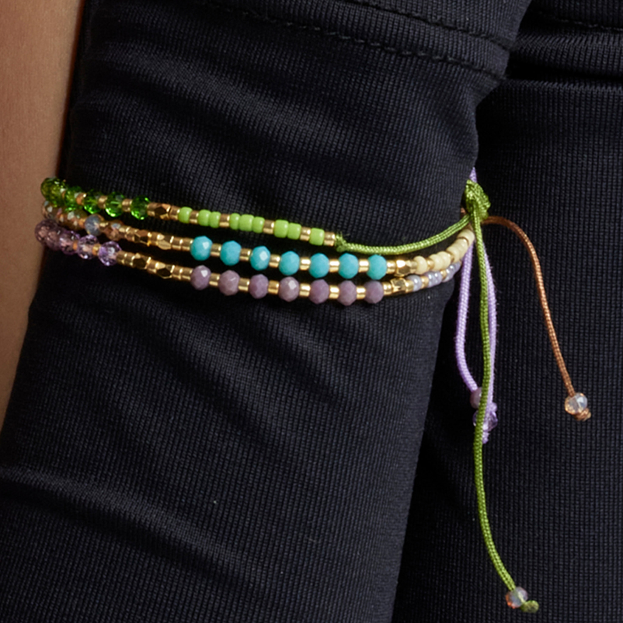 Pulsera con Cristal Multicolor acabado oro 18k