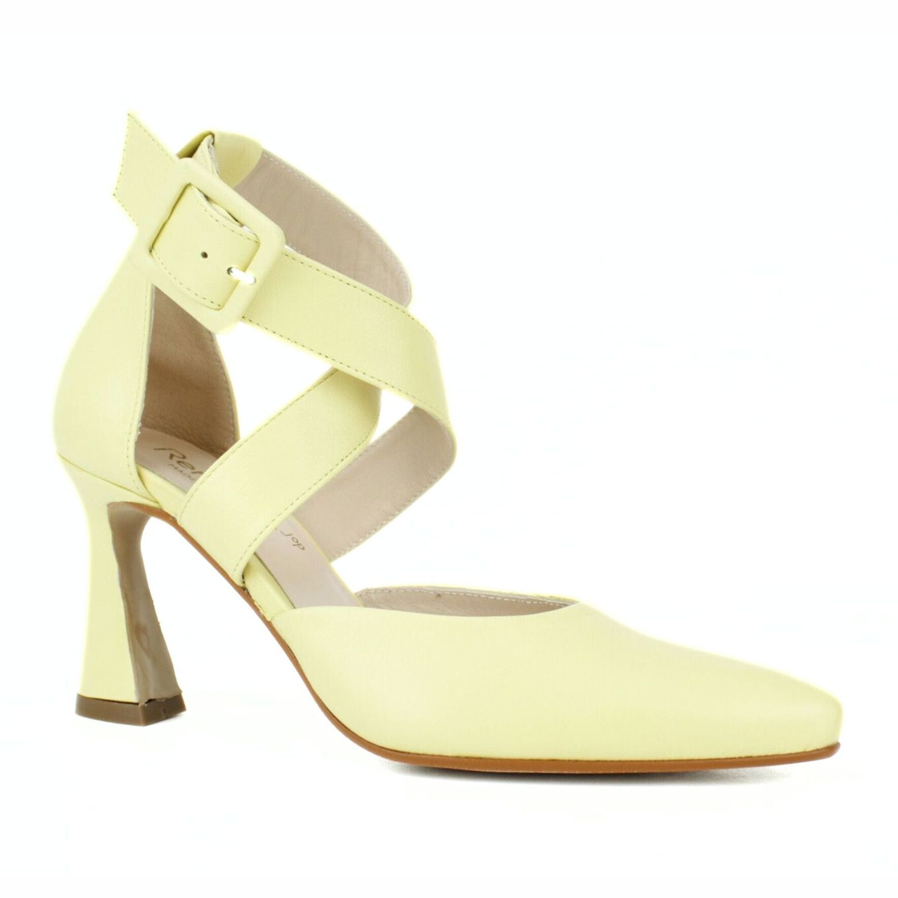 Sandalias con tiras cruzadas. Tacón 7 cm