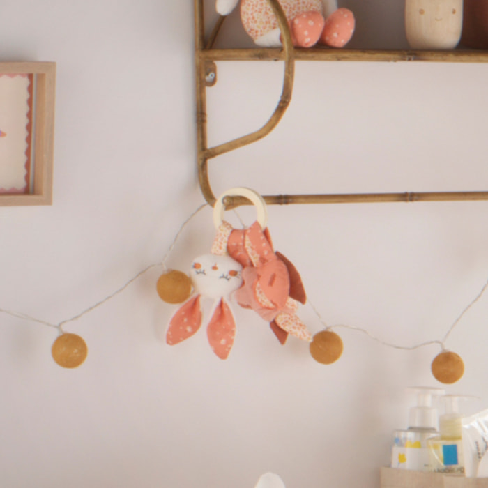 Hochet en velours rose