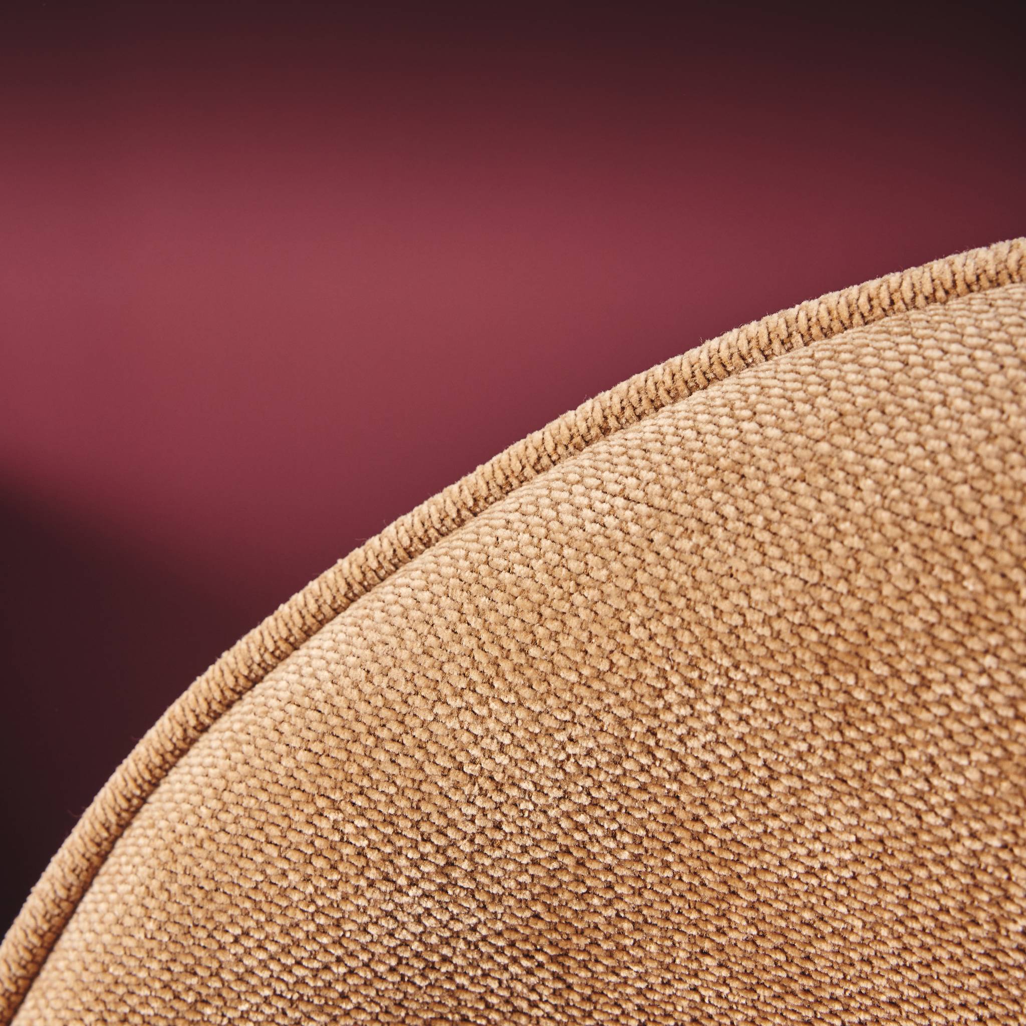 Lot de deux tabourets de bar ajustables métal et tissu camel. pied noir - L 49 x P 49 x H 88.5-110cm - Abby