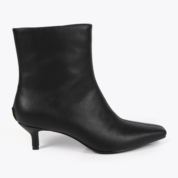 Stivaletto con tacco a punta