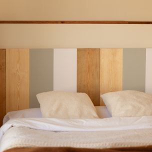 Cabecero de madera maciza combinado en diferentes tonos y de varias medidas