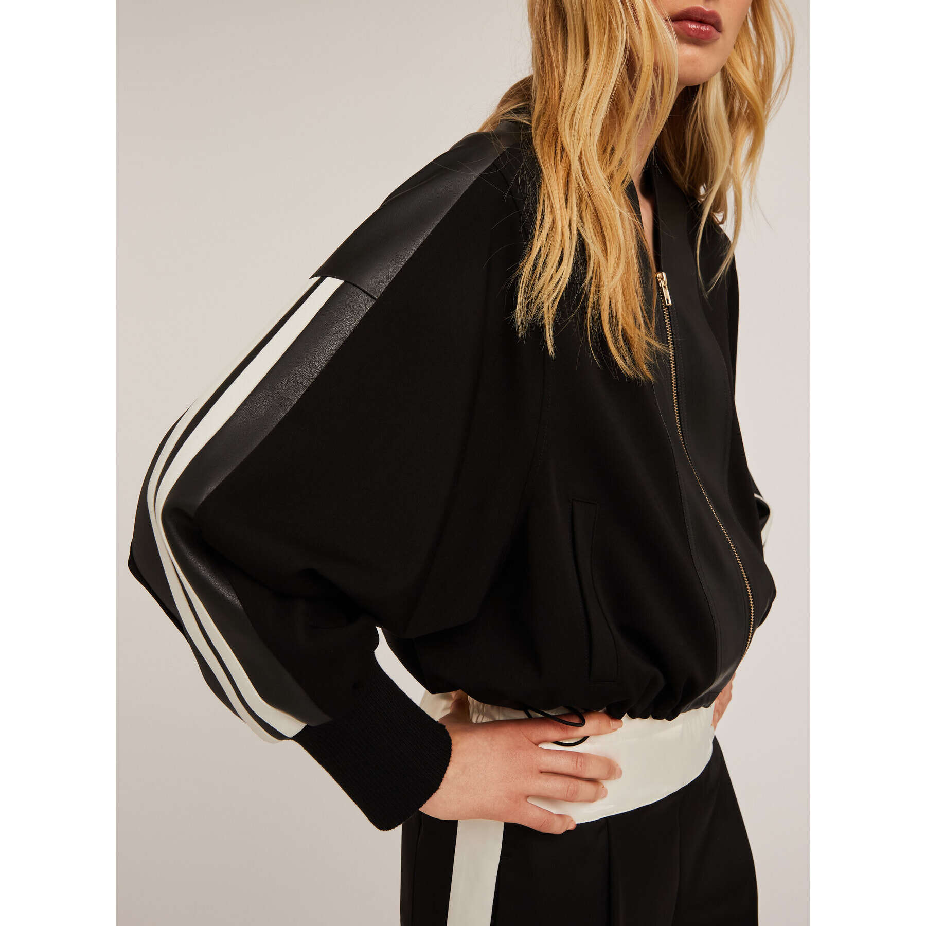 Motivi - Bomber bimaterial con bandas laterales - Negro