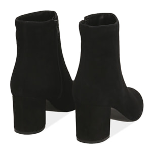 Ankle boots neri in camoscio, tacco 7 cm
