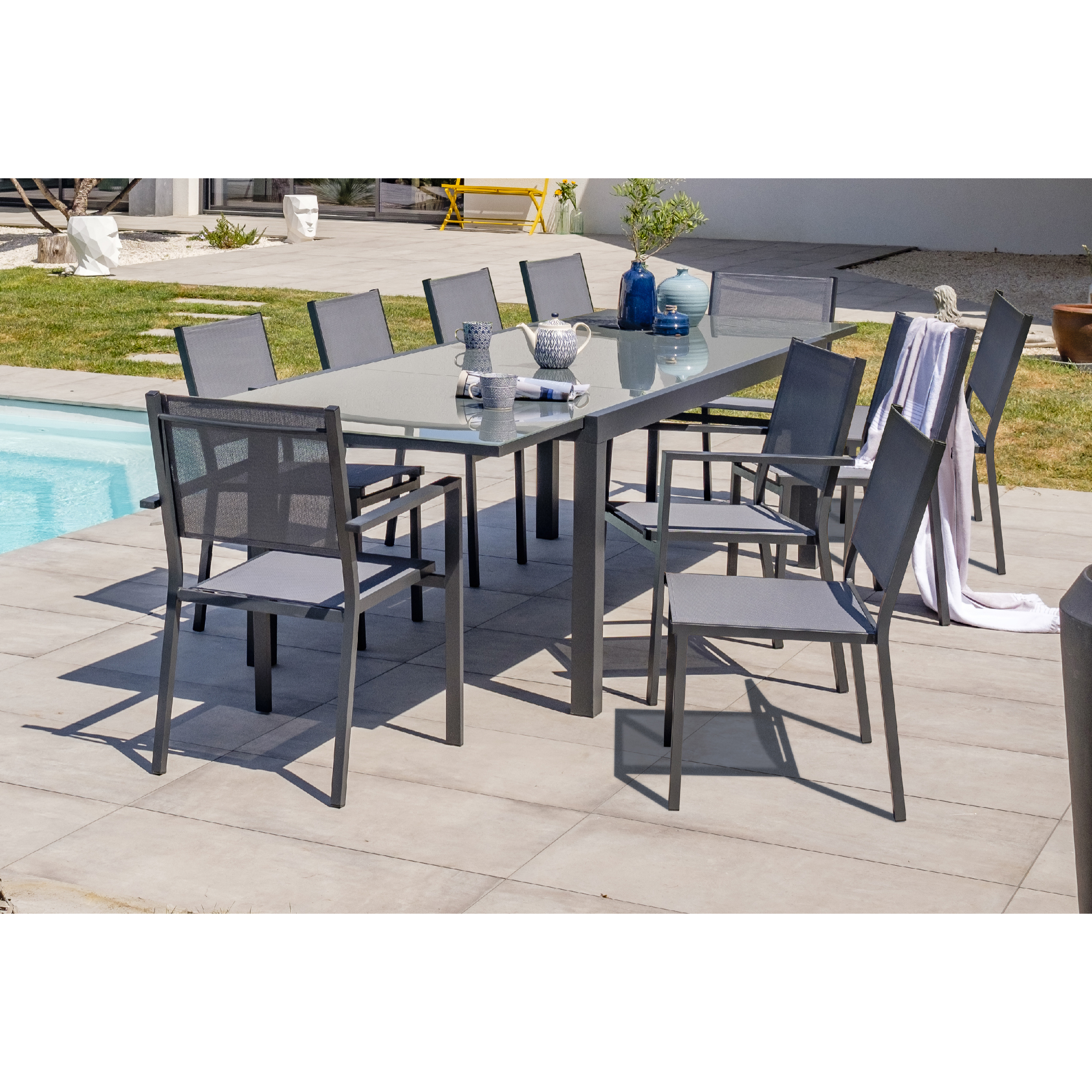 TOLEDE - Ensemble repas 10 places en aluminium anthracite et plateau verre