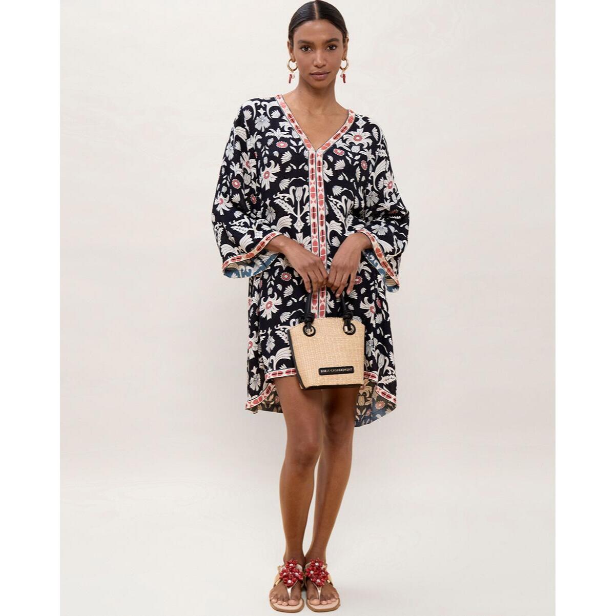 Abito corto con stampa etnica