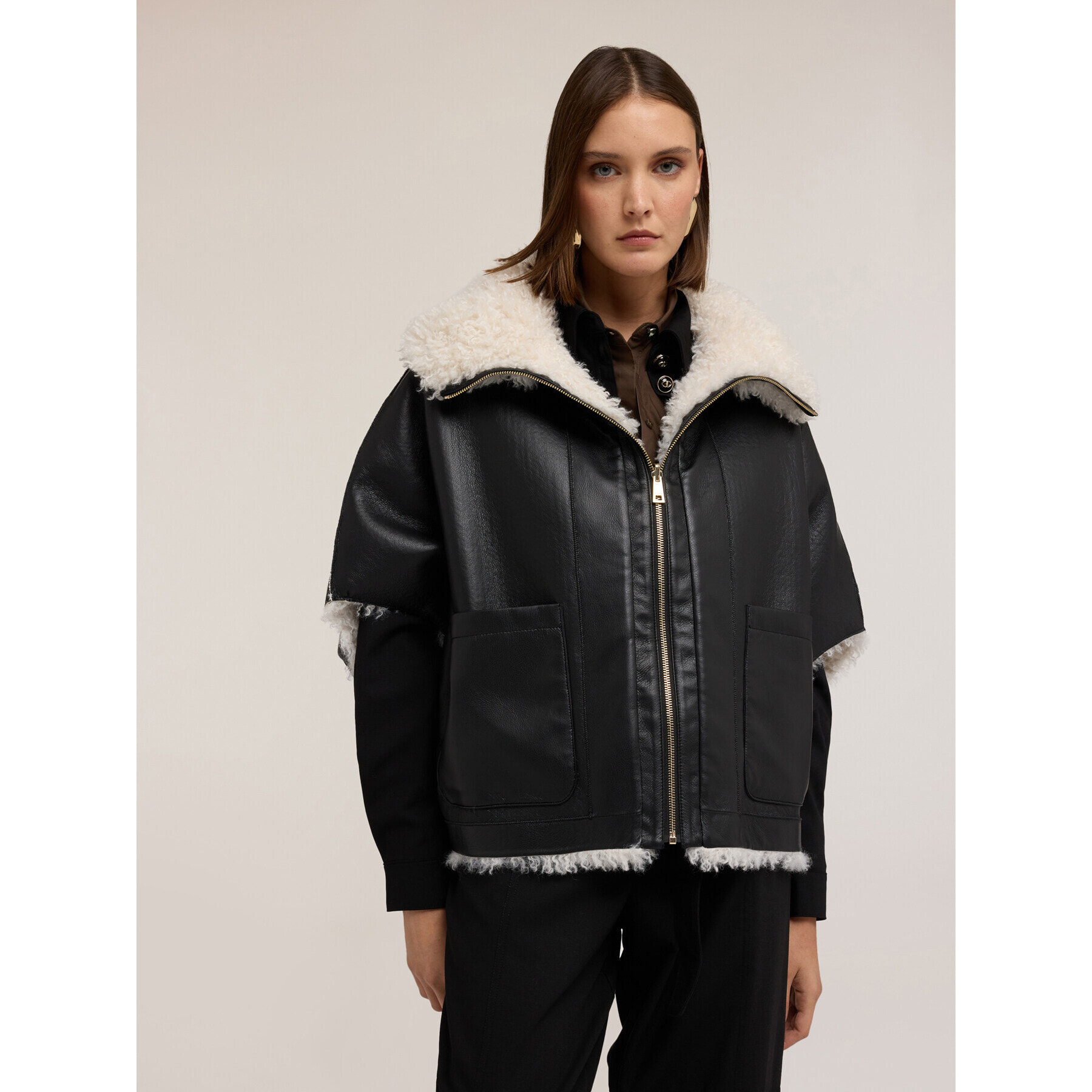 Motivi - Montone reversibile oversize con zip e tasche - Nero