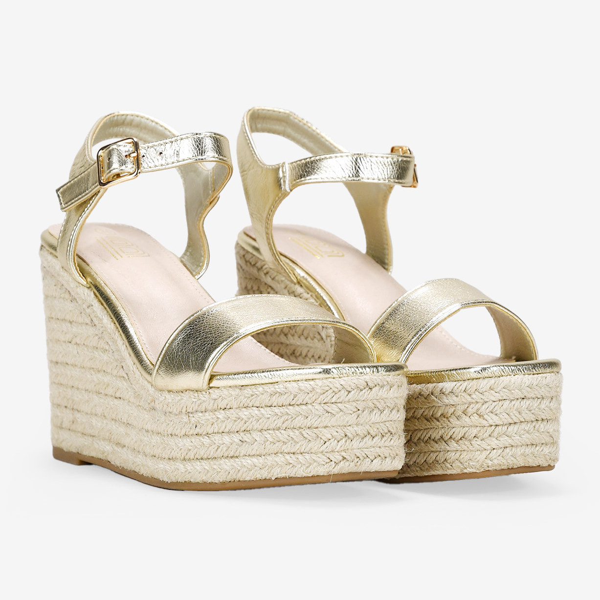 Sandalias doradas con cuña de esparto