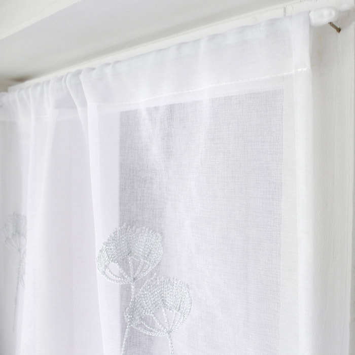 Paire de petits voilages brodés de fleurs - Blanc