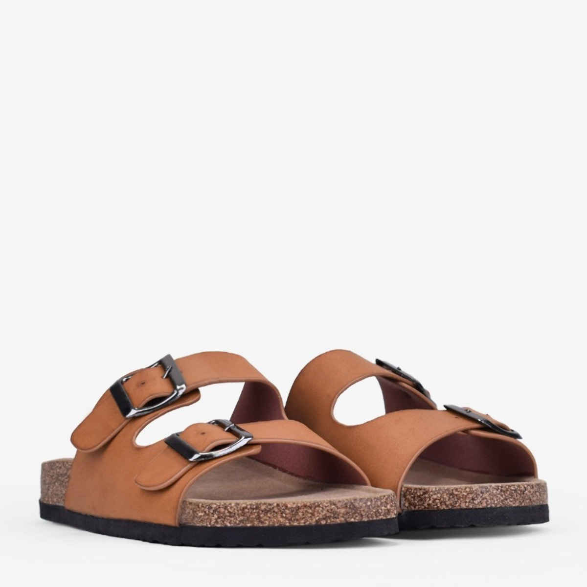 Sandalias planas marrones con hebillas