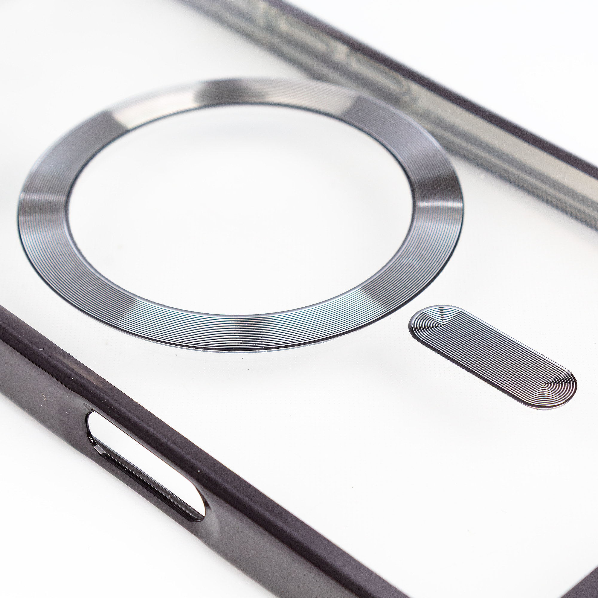 Carcasa transparente con cámara cubierta, bordes negros, antichoque y antihuellas. Magsafe para iPhone 16.