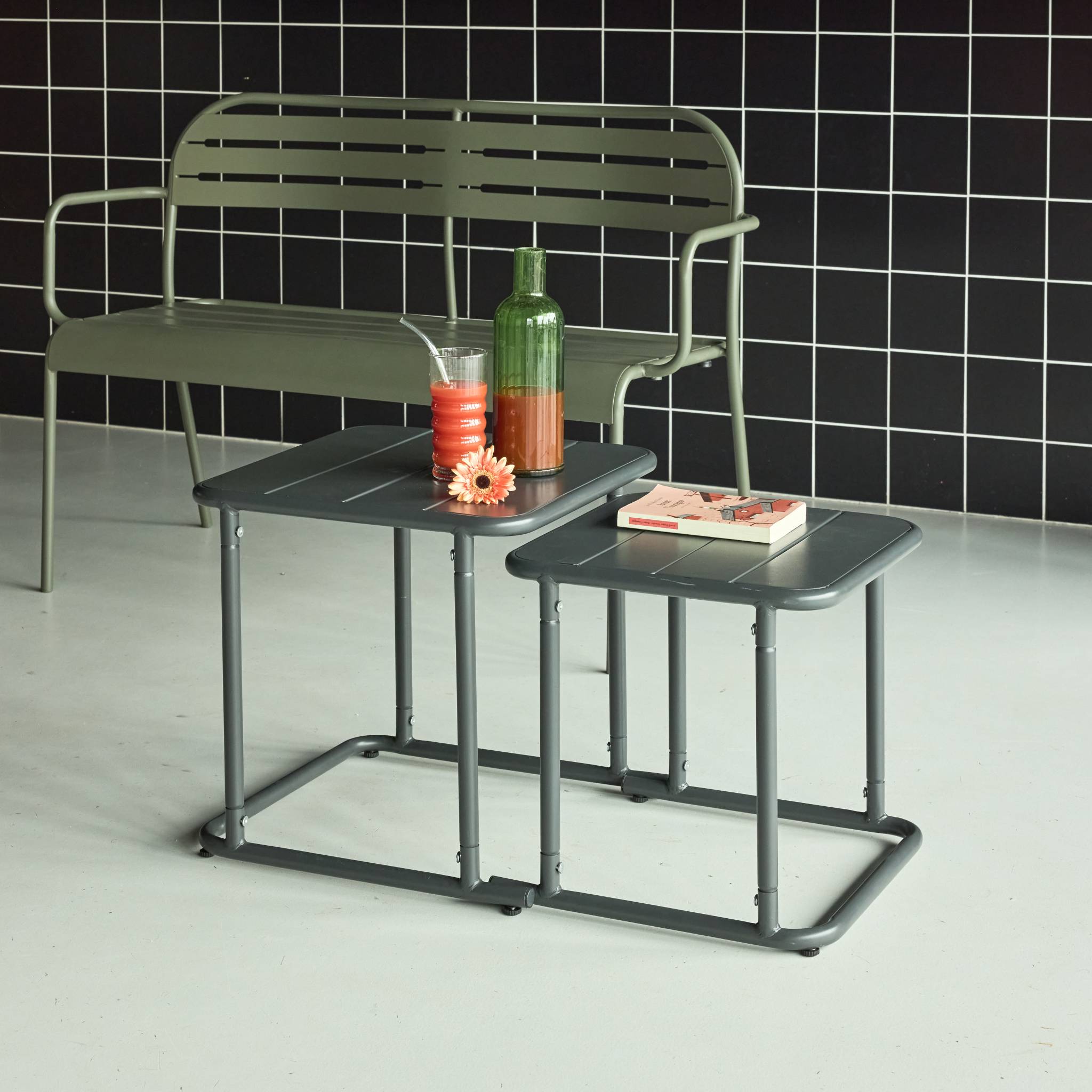 Table gigogne extérieure carrée en acier AMÉLIA