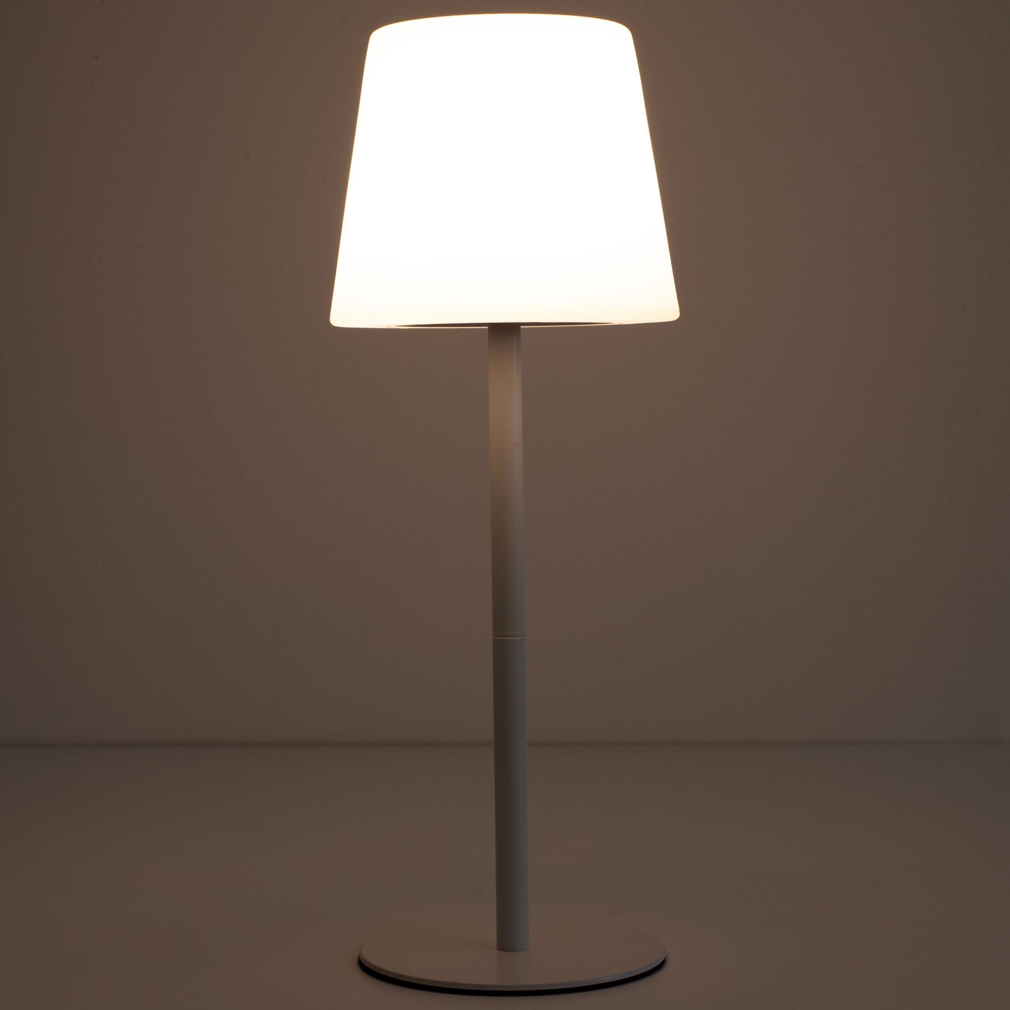 Lampe A Poser Ip44 Rechargeable Blanc