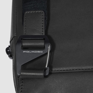 Piquadro Borsello in pelle porta telefono e porta iPad®mini con tasca per Piquadro Smart Tracker