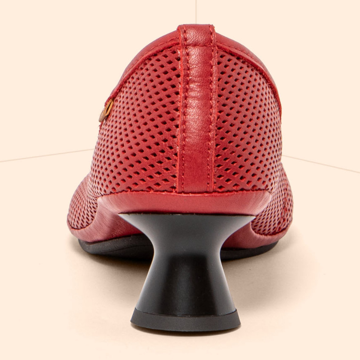 Zapatos con tacón N694R NAPPA PERFORADA ROSSO/ ALMA color Rosso