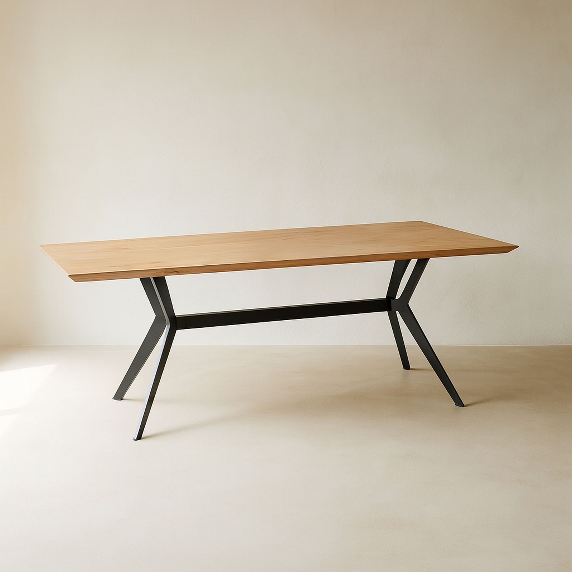 Table en bois d'acacia et pieds en métal noir 180cm KAYAPO