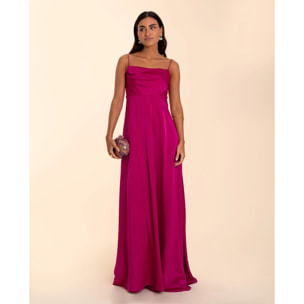 Vestido largo escote recto con abertura