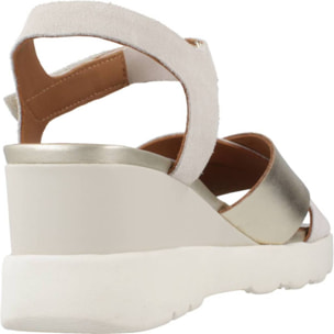 Sandalias Mujer de la marca GEOX  modelo D SPHERICA EC6 C Beige