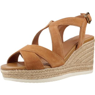 Alpargatas Mujer de la marca GEOX  modelo D35GVC MARRON CLARO