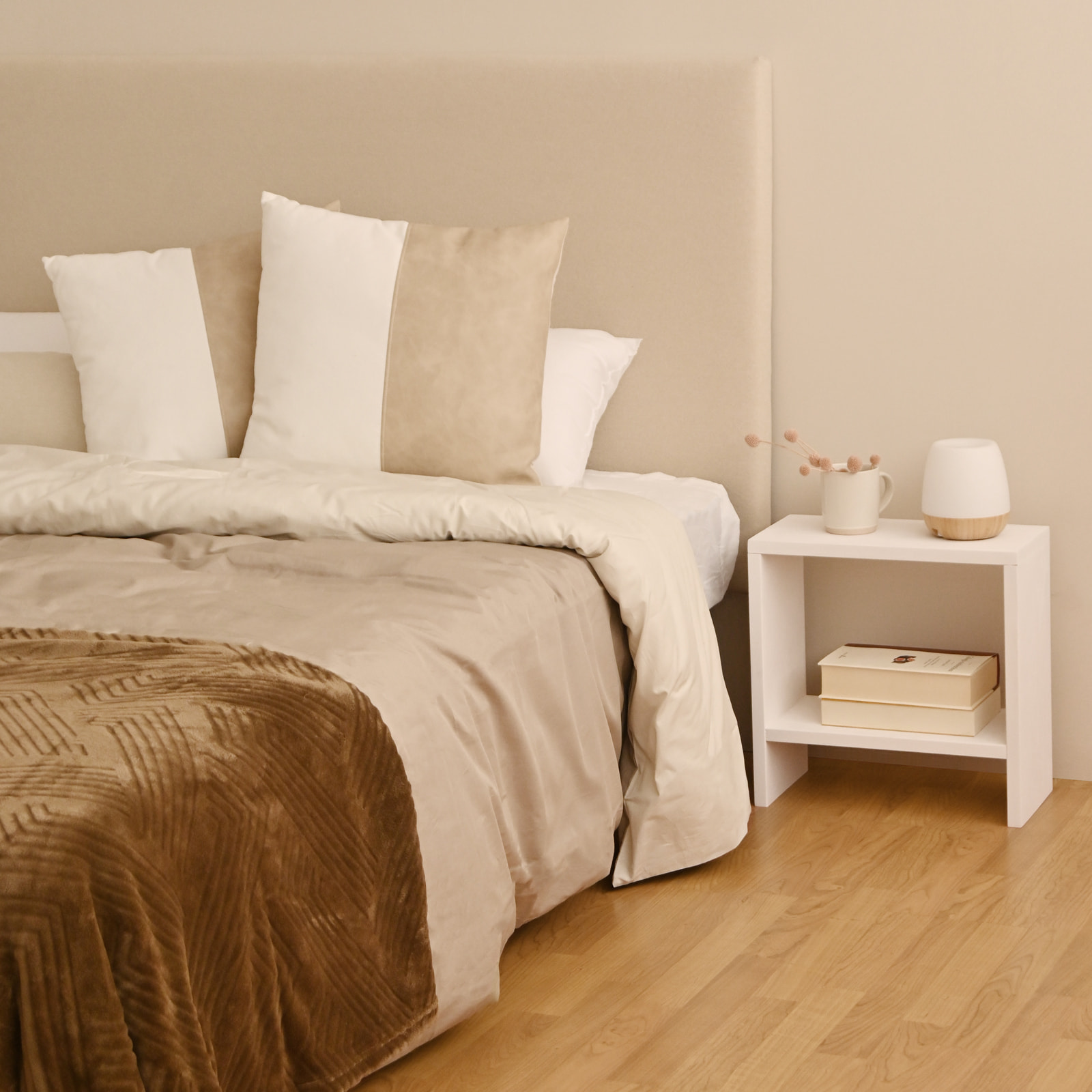 Table de chevet en bois massif blanc 40x20cm Hauteur: 40 Longueur: 40 Largeur: 20