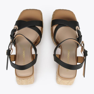 Sandali con tacco e fibbie