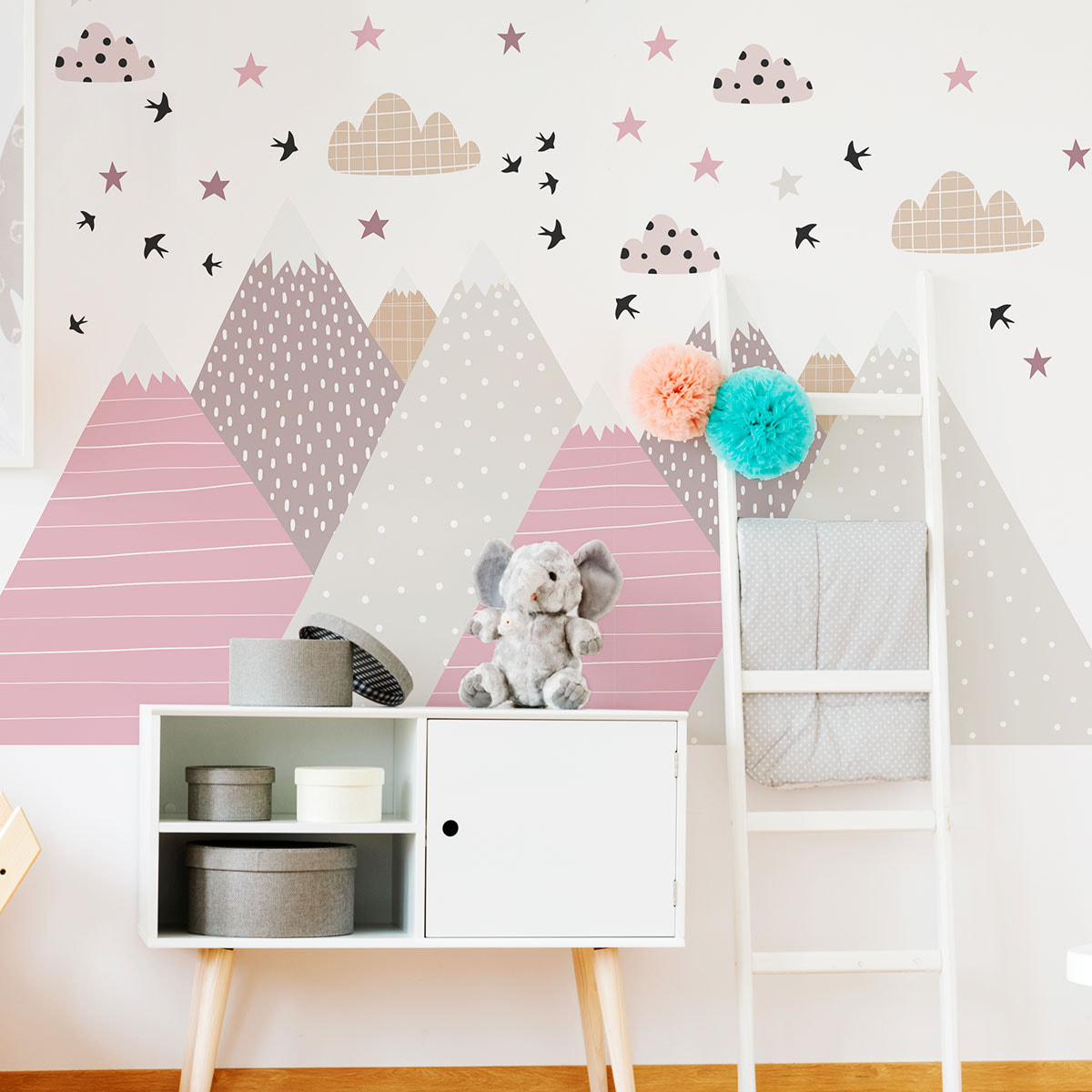 Stickers muraux enfants - Décoration chambre bébé - Autocollant Sticker mural géant enfant montagnes scandinaves JENIKA