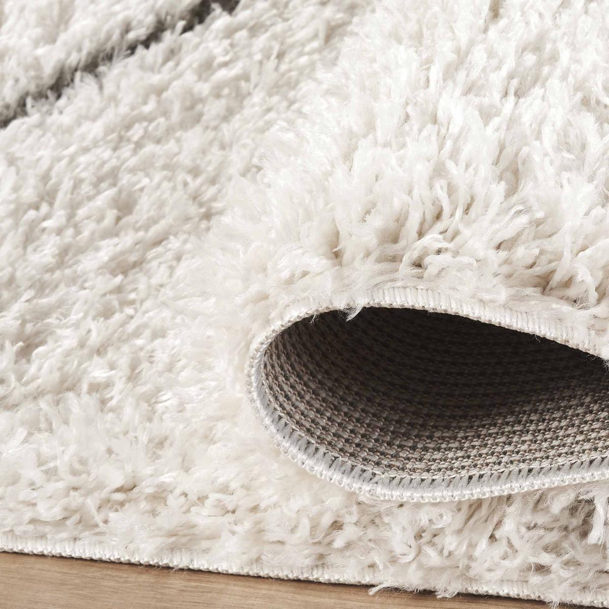 Tapis berbère tissé motifs ethno-chic NIVU